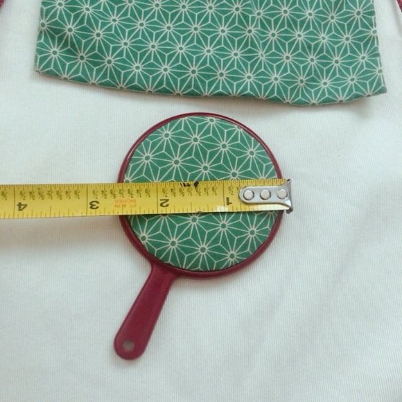 Mini mirror & drawstring pouch - Picture 8 of 8